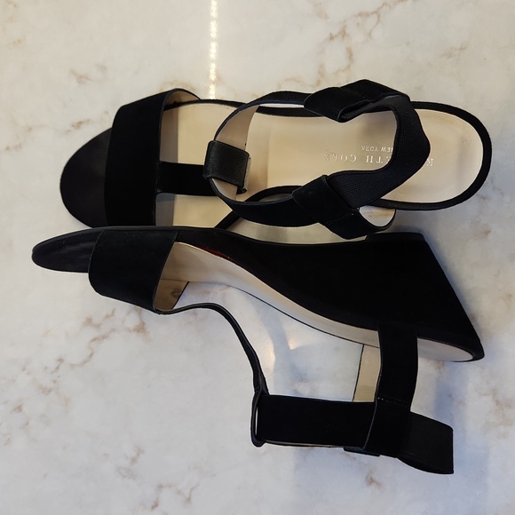 Kenneth Cole Donna Black Velvet Wedge Sandal, 7.5, Elastic Strap - Picture 2 of 5